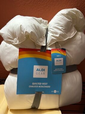 ALDI GEAR White Quilted Puffer Vest - Size L